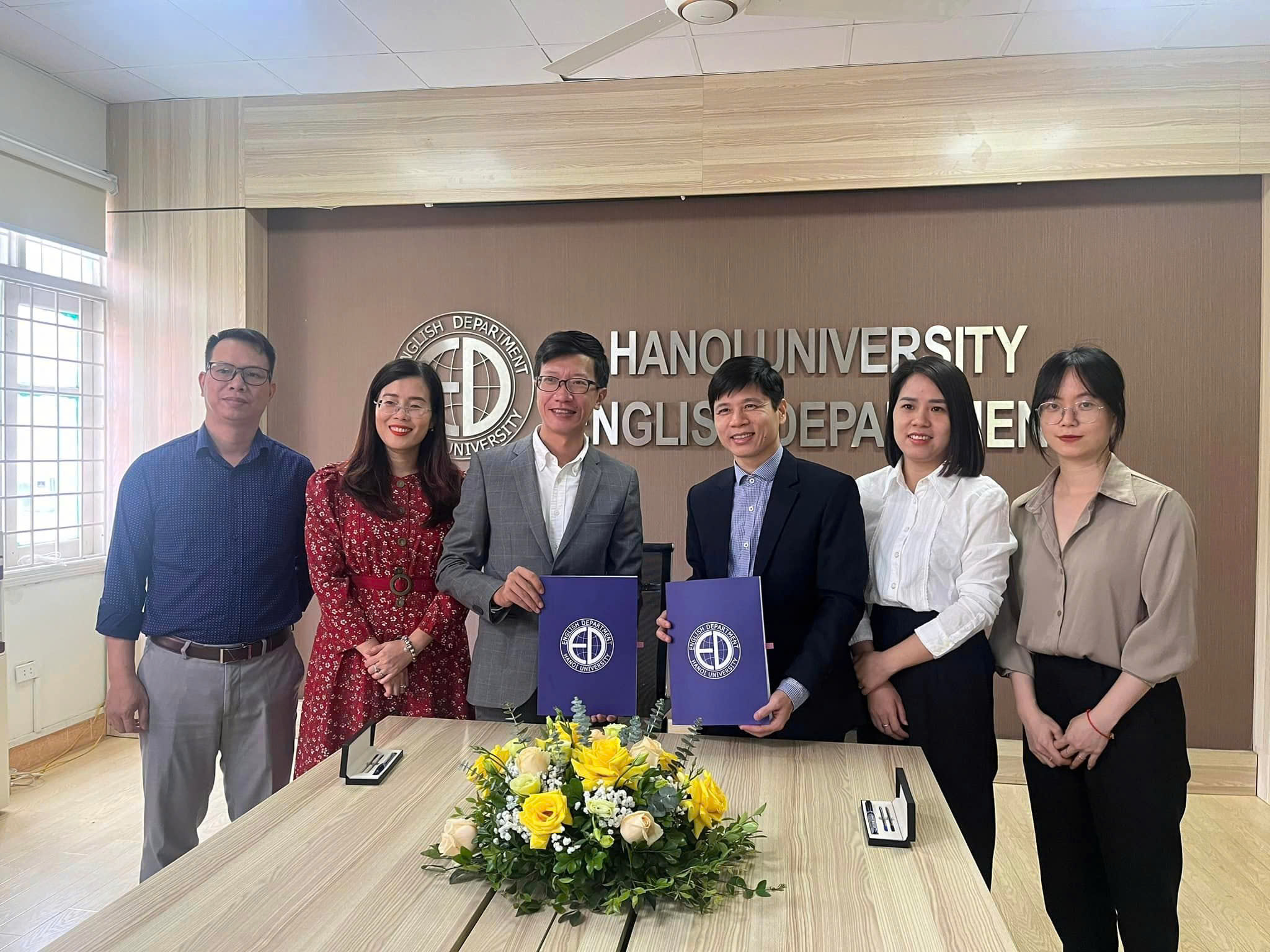 Tủ sách năm châu